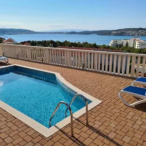 Apartment Luciana, Trogir